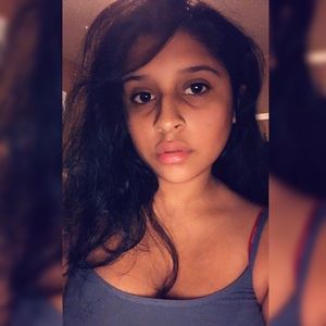 Meet your Posher, Adelaida